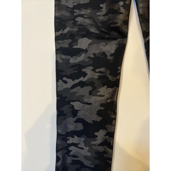 Spanx Black Matte Faux Leather Camo Camouflage High Waist Leggings Pants - Picture 5 of 5